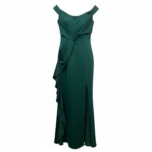 Elegant emerald green formal dress with tags never worn.